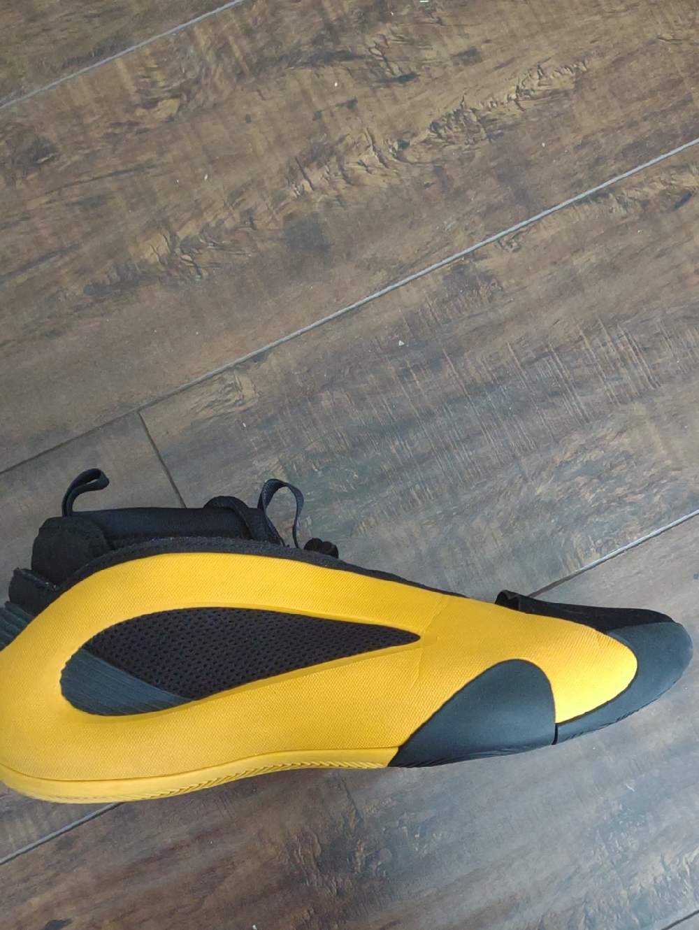 Harden Volume 8 Yellow and Black